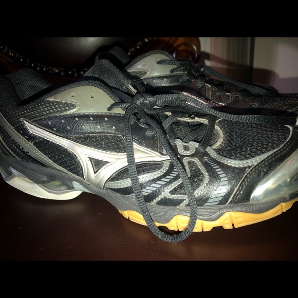 Volleyball shoes - Picture 3 of 3